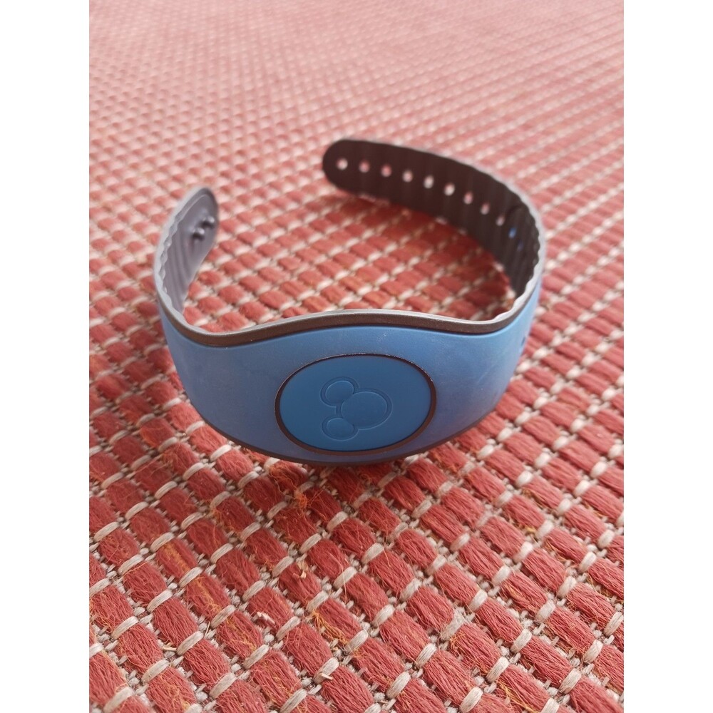 Disney Magic Band-Blue- Wristband Collectible Item Used Non Active